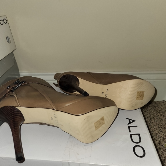 ALDO Booties - Picture 4 of 5